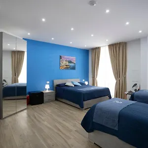 Giuly & Bed & Breakfast Naples